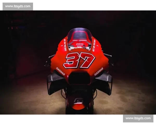 铁血入主 Tech3：斯泰纳发布会爆粗口掀 MotoGP 风云